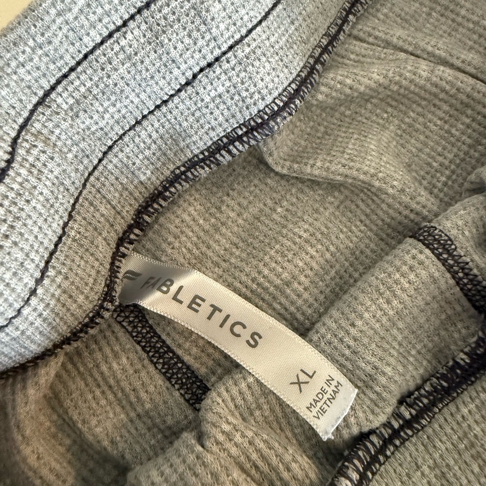 Fabletics Womens Go-To Waffle Knit Drawstring Gray Joggers Sweatpants Sz XL - Picture 8 of 9